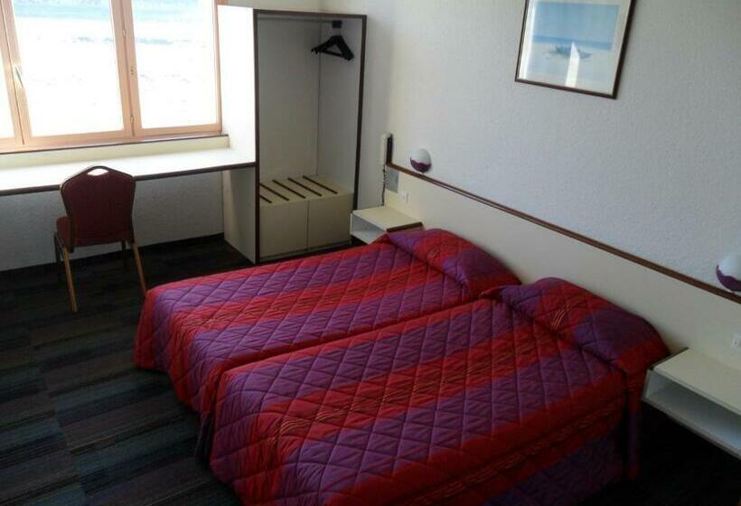 Классический Номер Вид на Сад, Brit Hotel Confort Gien
