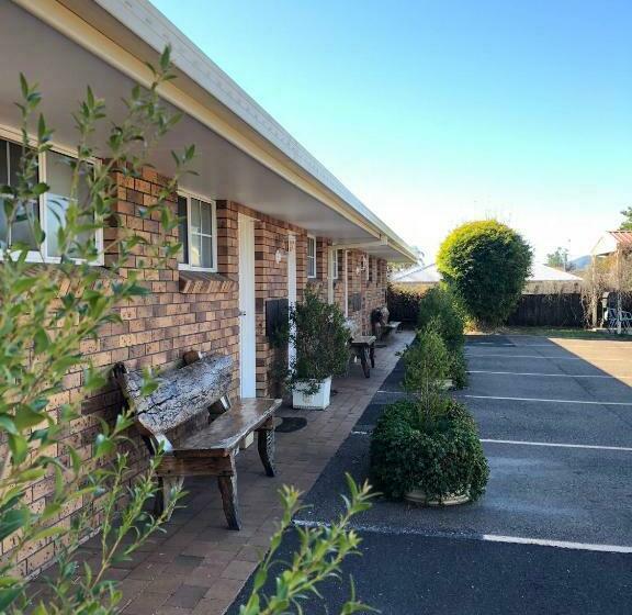 标准间, Golden Grain Motor Inn