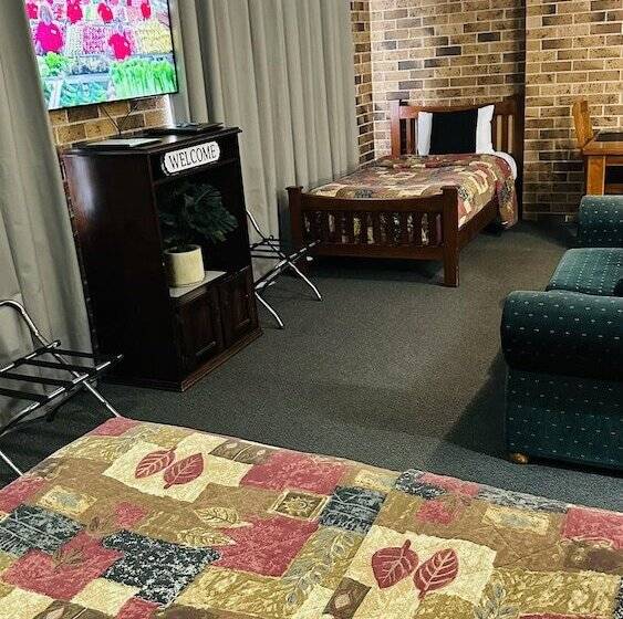家庭间, Golden Grain Motor Inn