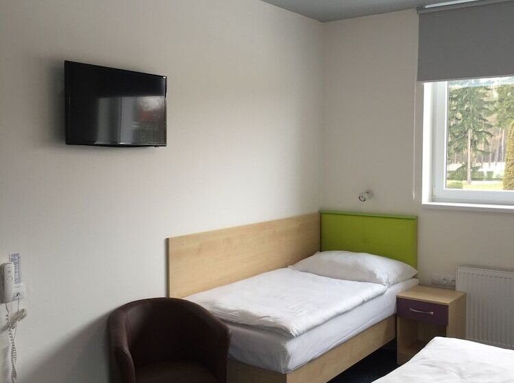 Номер Стандарт Трехместный, Sport Hotel Sletiště