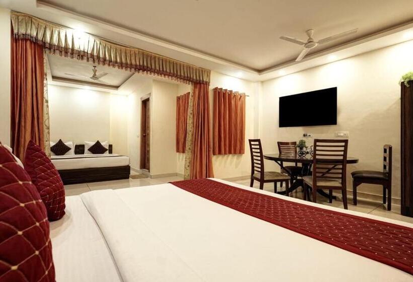 اتاق خانوادگی, Royal Marina Near Igi Airport Delhi