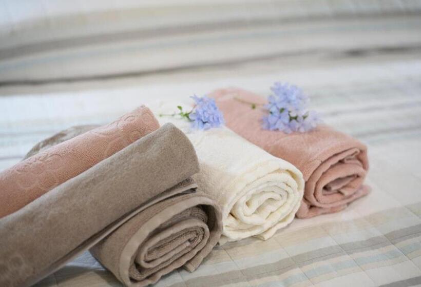 اتاق راحتی سه تخته, B&b La Fontanella