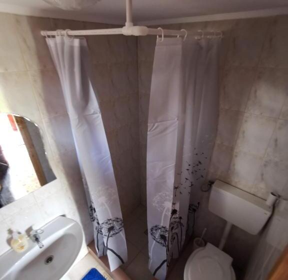 اتاق اکونومی, Casa Cris Will