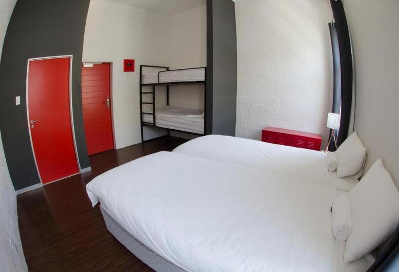 اتاق خانوادگی, 91 Loop Boutique Hostel