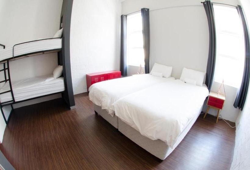 اتاق خانوادگی, 91 Loop Boutique Hostel