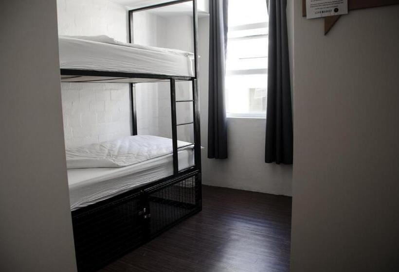 اتاق استاندارد سه نفره, 91 Loop Boutique Hostel