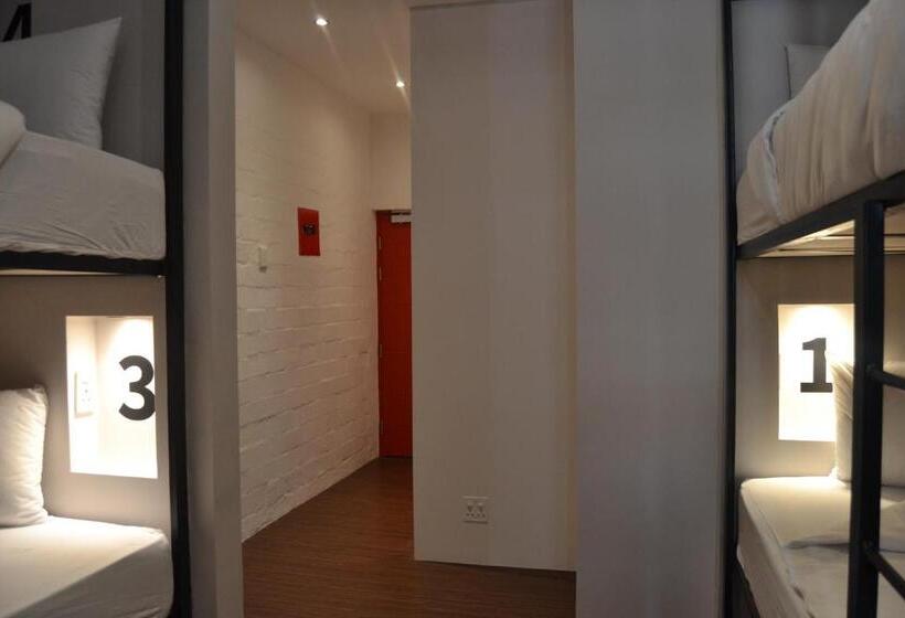 اتاق استاندارد سه نفره, 91 Loop Boutique Hostel