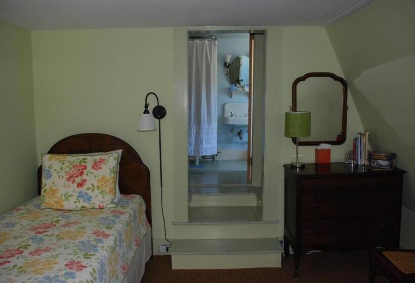 Family Suite, Follansbee Inn