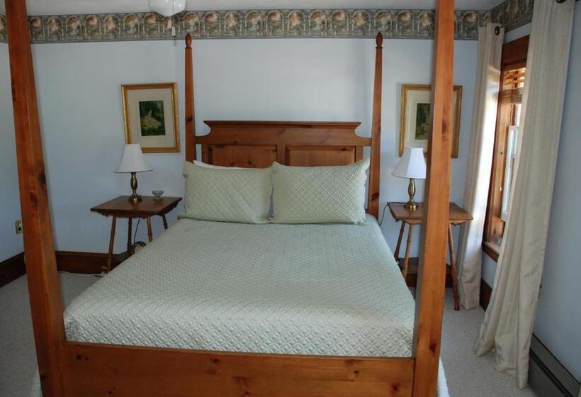 Номер Стандарт, Follansbee Inn
