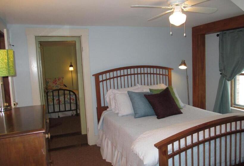 Family Suite, Follansbee Inn