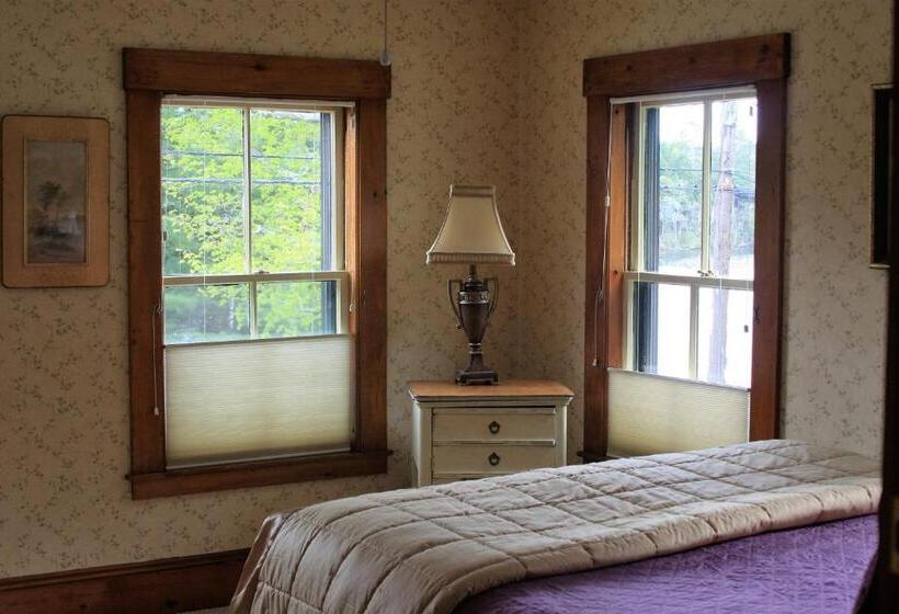 Номер Стандарт, Follansbee Inn
