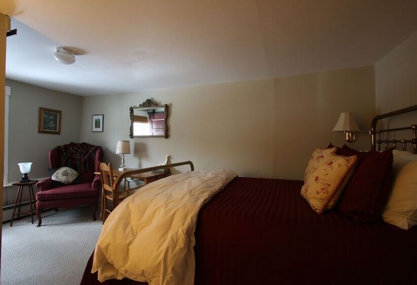 Номер Стандарт, Follansbee Inn