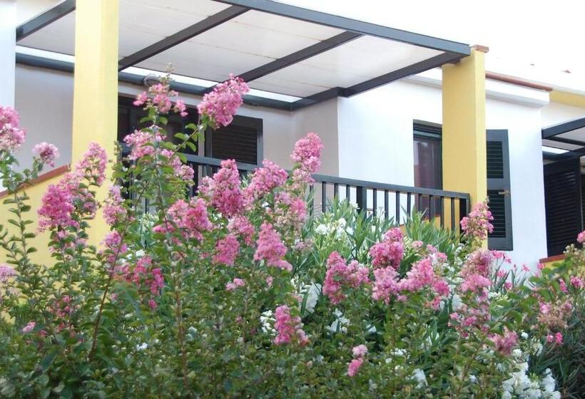 Апартаменты 1 Спальня, Elia Apartments