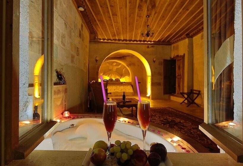 سوئیت پرزیدنت, Phocas Cave Suites