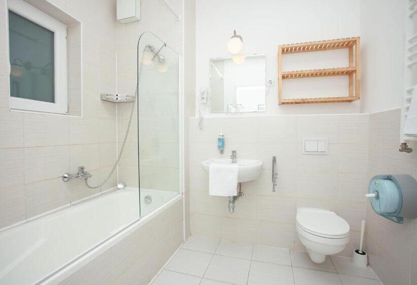 Апартаменты 2 Спальни, Maple Tree Budget Apartments