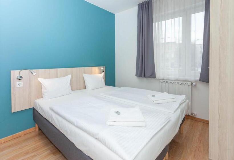 Апартаменты 3 Спальни, Maple Tree Budget Apartments