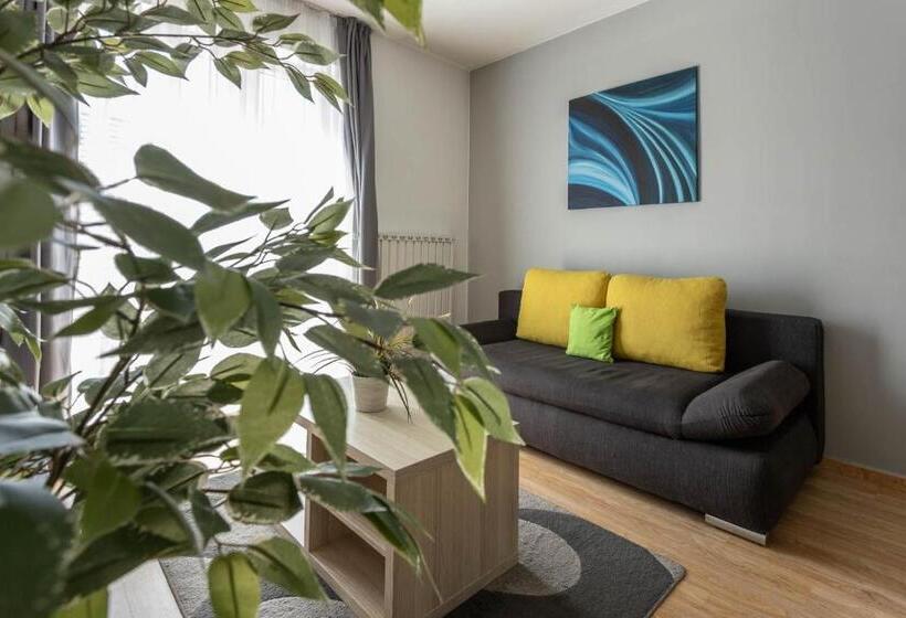 Апартаменты Deluxe 1 Спальня, Maple Tree Budget Apartments