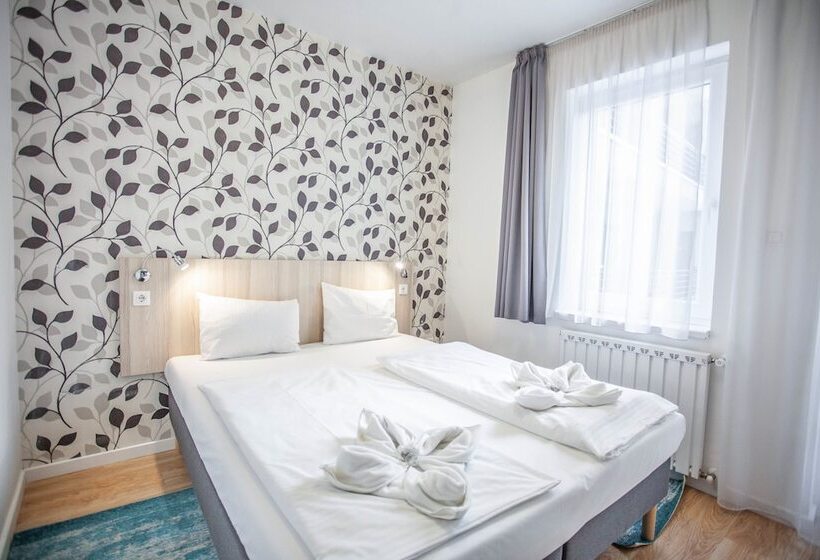 Апартаменты Deluxe 2 Спальни, Maple Tree Budget Apartments