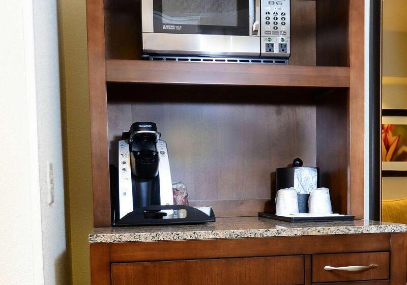 Стандартный Номер Кровать Кинг, Hilton Garden Inn Greensboro Airport