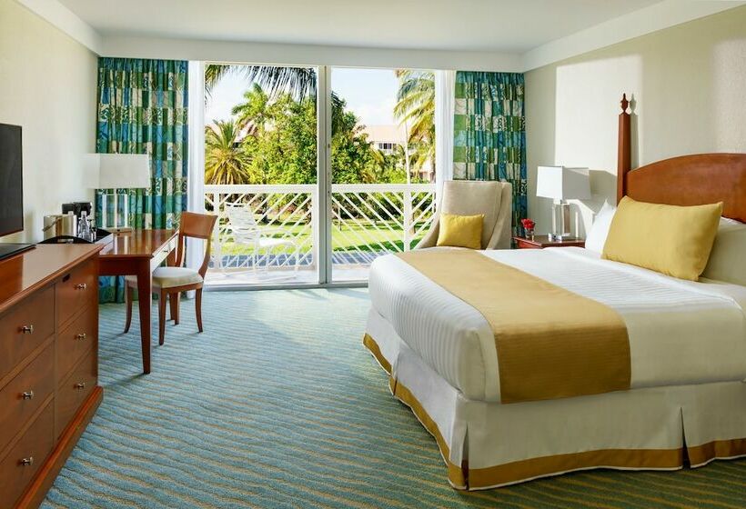 اتاق استاندارد با تخت بزرگ, Lighthouse Pointe At Grand Lucayan
