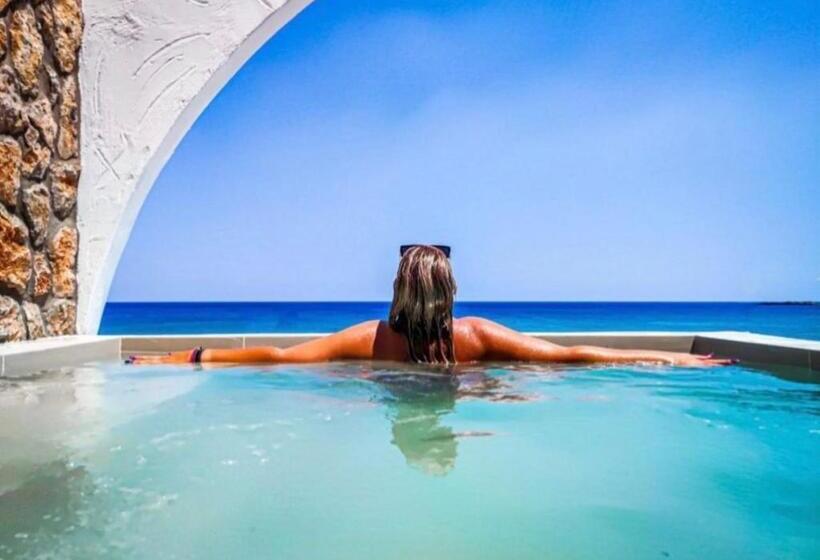 סוויטת ג'וניור נוף לים, Delfini Beach