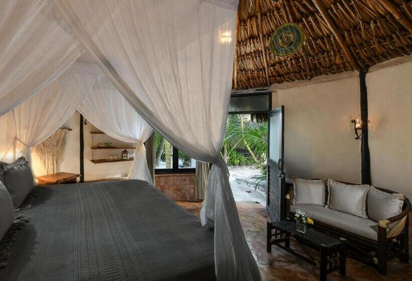スタンダードバンガロー, Diamante K   Inside Tulum National Park