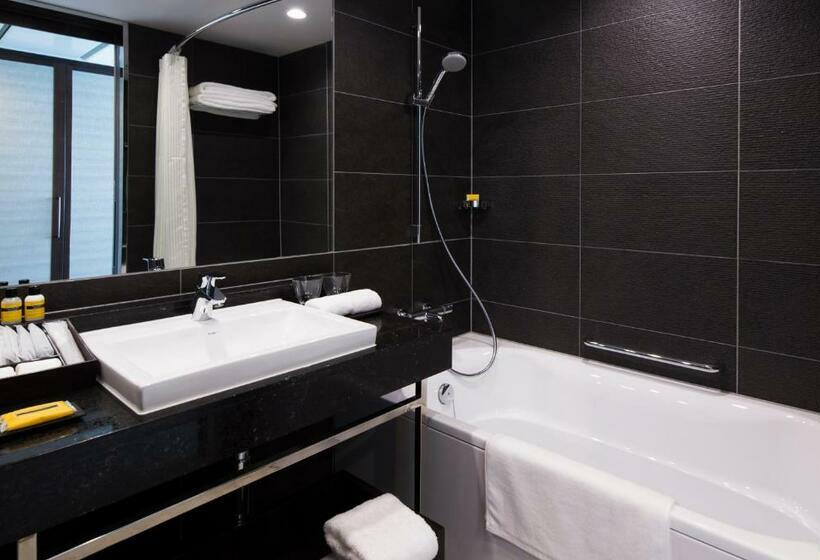 اتاق استاندارد, Hyatt Regency Naha Okinawa