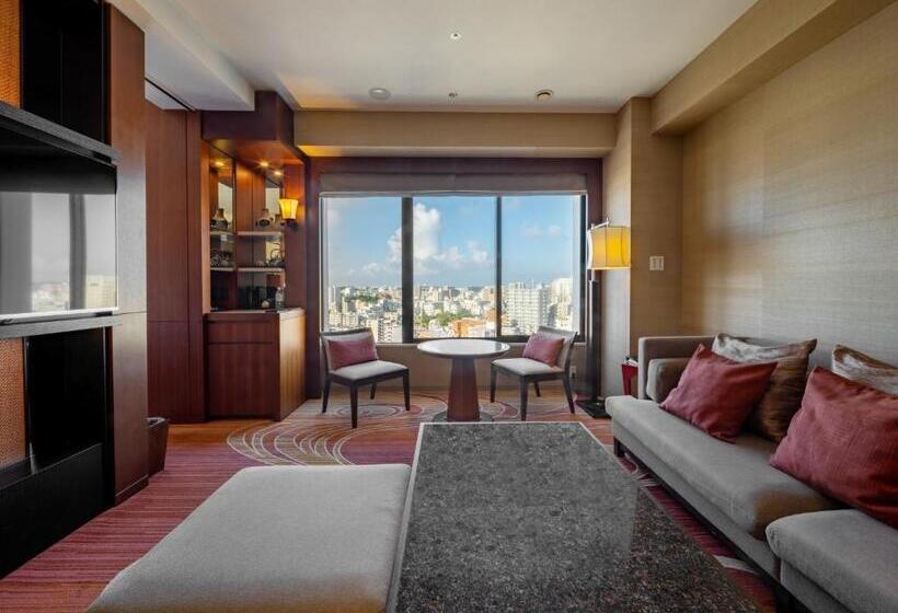 سوییت اجرایی, Hyatt Regency Naha Okinawa