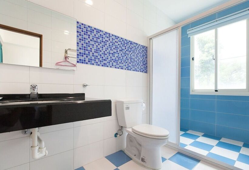 اتاق استاندارد چهار تخته, Otousann B&b