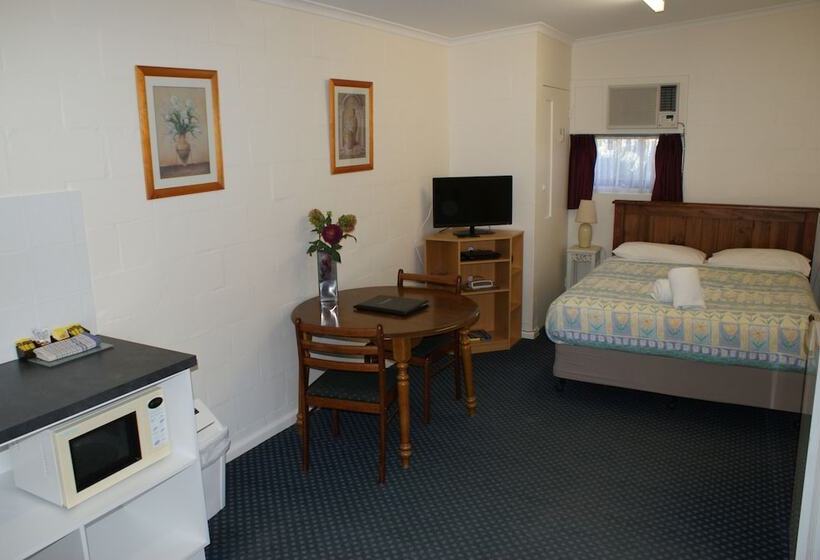 스탠다드 스튜디오, Warrnambool Motel And Holiday Park