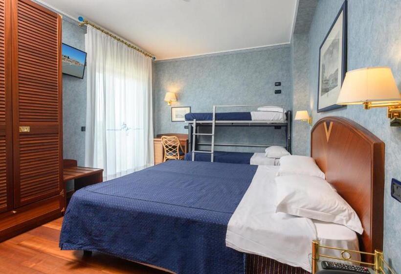 Quarto Superior Quádruplo, Atilius & Suites