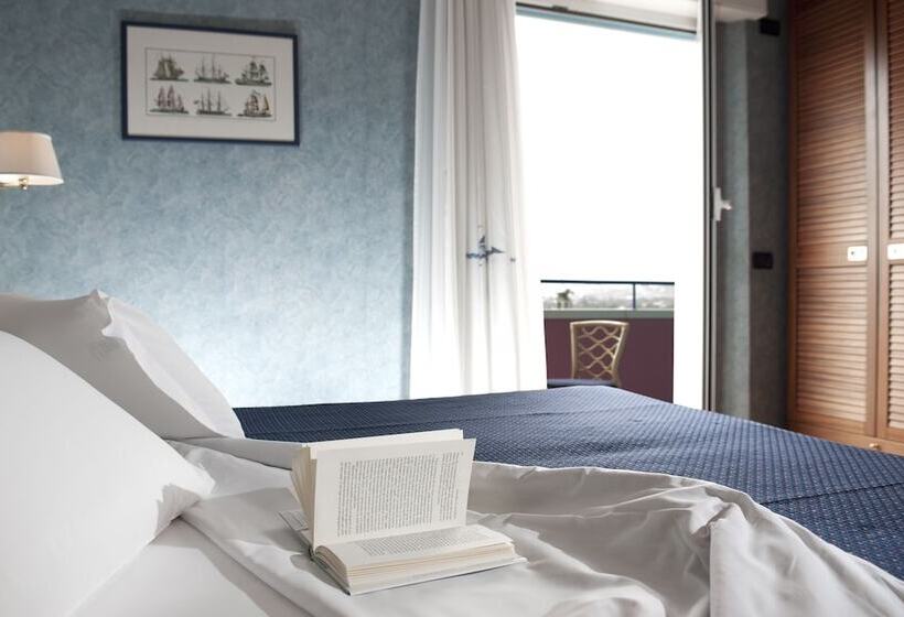 Quarto Triplo Superior, Atilius & Suites