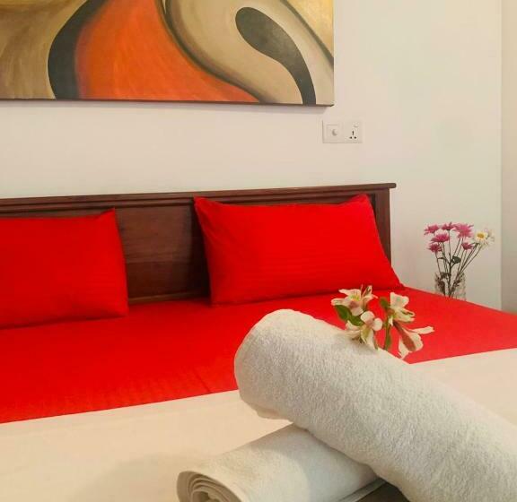 اتاق لوکس با بالکن, Ranaya Residence