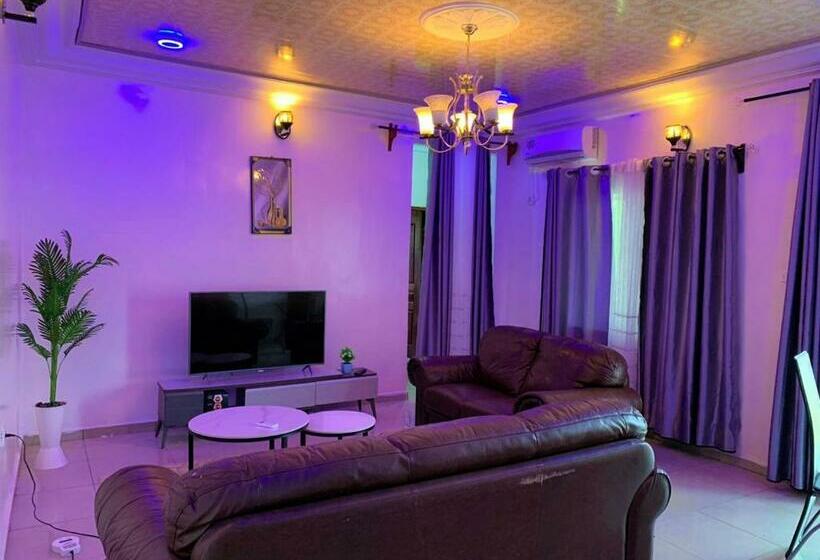 اتاق استاندارد با چشم‌انداز استخر, Casilina Guest Home