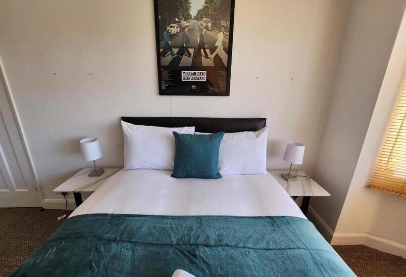 חדר סטנדרט נוף לגינה, Solihull Shared House