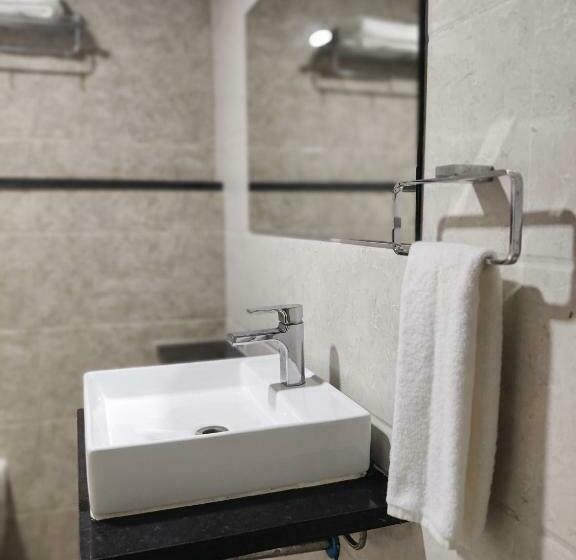 带大床的高级房间, Park Signature Hotels   Royal Benza