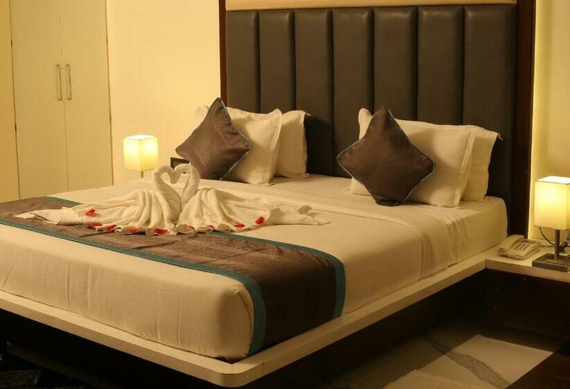 带大床的高级房间, Park Signature Hotels   Royal Benza