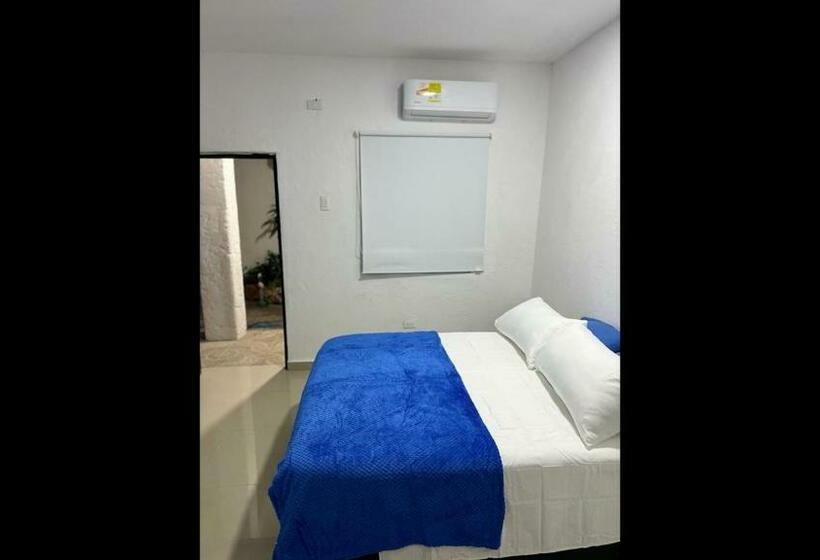 Номер Стандарт Трехместный, Room In Lodge   Tr A5d Hostel Room Near Castillo San Felipe With Pool And Wifi