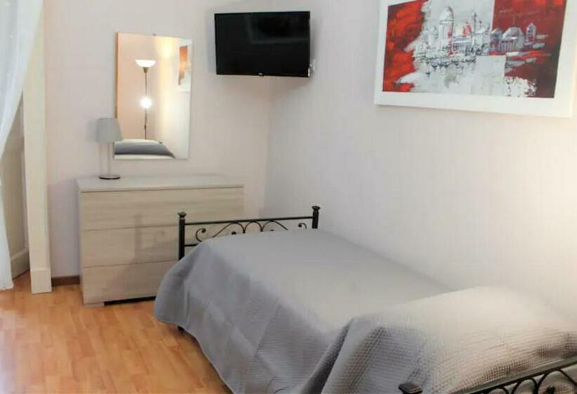 اتاق استاندارد سه نفره, Casa Onorato Fratelli Liggieri