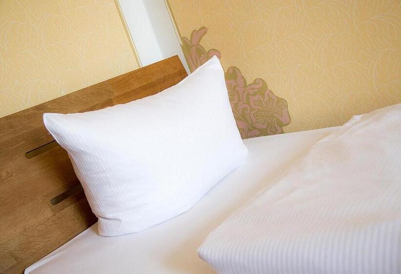 Номер Стандарт Индивидуальный, Aparthotel Mitte