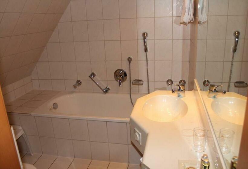 Номер Стандарт Трехместный, Gästehaus Wild Nürnberg West