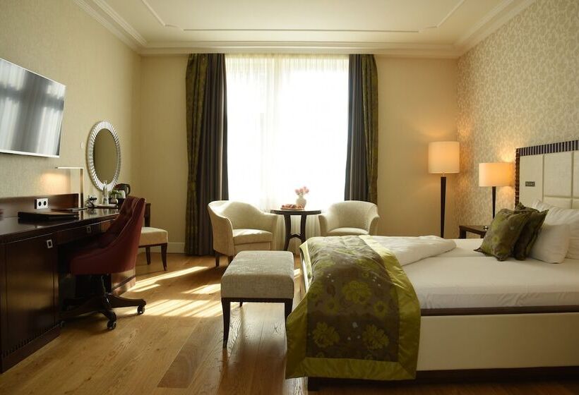 Quarto Classe Business, Kleiner Rosengarten