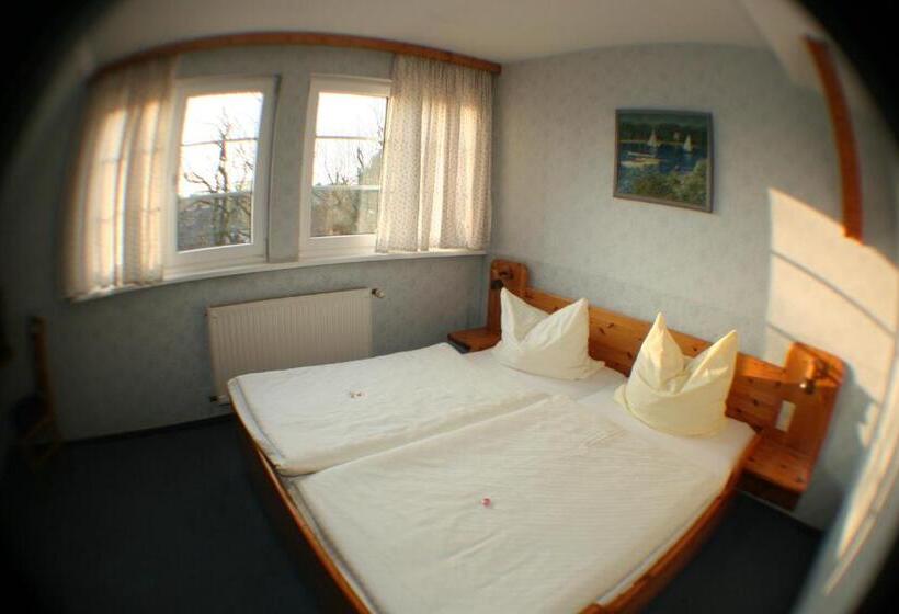Номер Стандарт, Landgasthof Zur Krummen Linde
