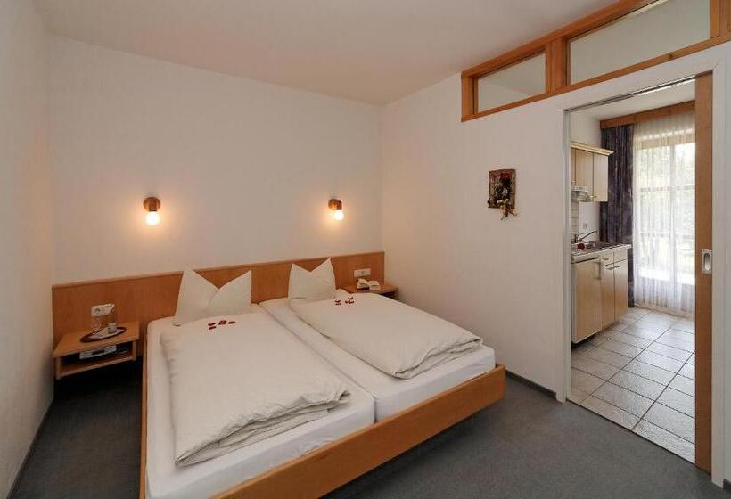 Апартаменты 1 Спальня с Террасой, Landhaus Maria Bed&breakfast