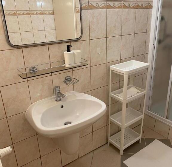 Standard Triple Room with Terrace, Global Apartmanház