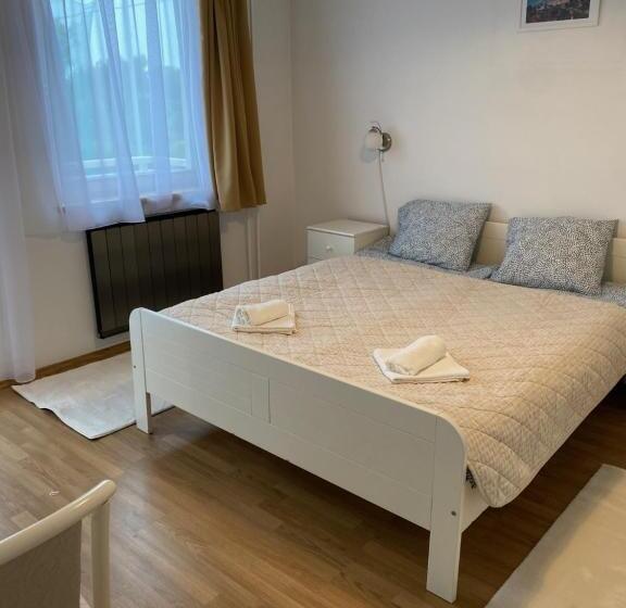 اتاق استاندارد چهار تخته, Global Apartmanház