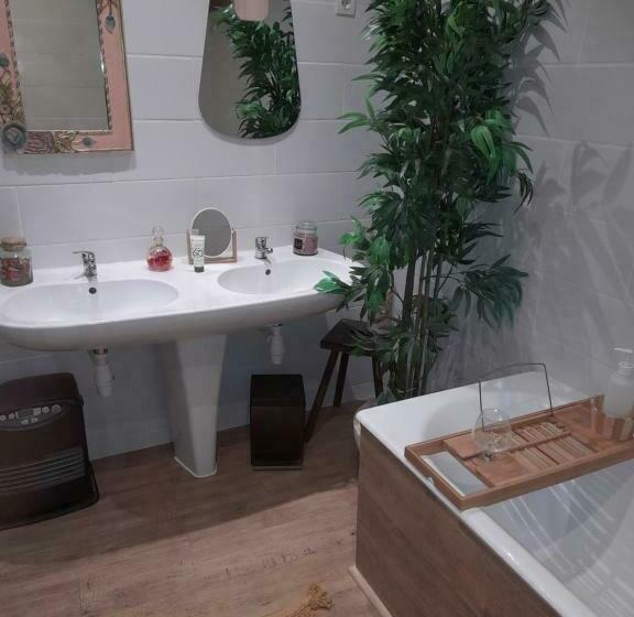Номер Стандарт, Chambre Comtoise
