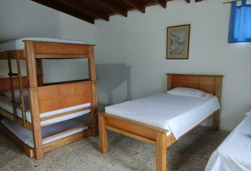 家庭间, Hosteria Puerta Del Nus
