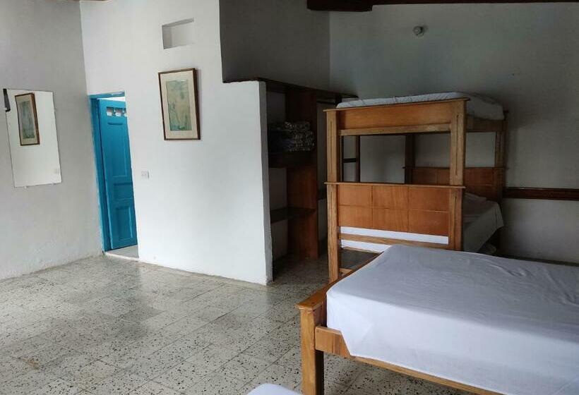 家庭间, Hosteria Puerta Del Nus