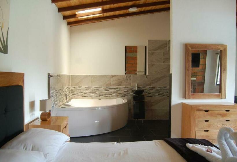 Люкс, Hosteria Puerta Del Nus